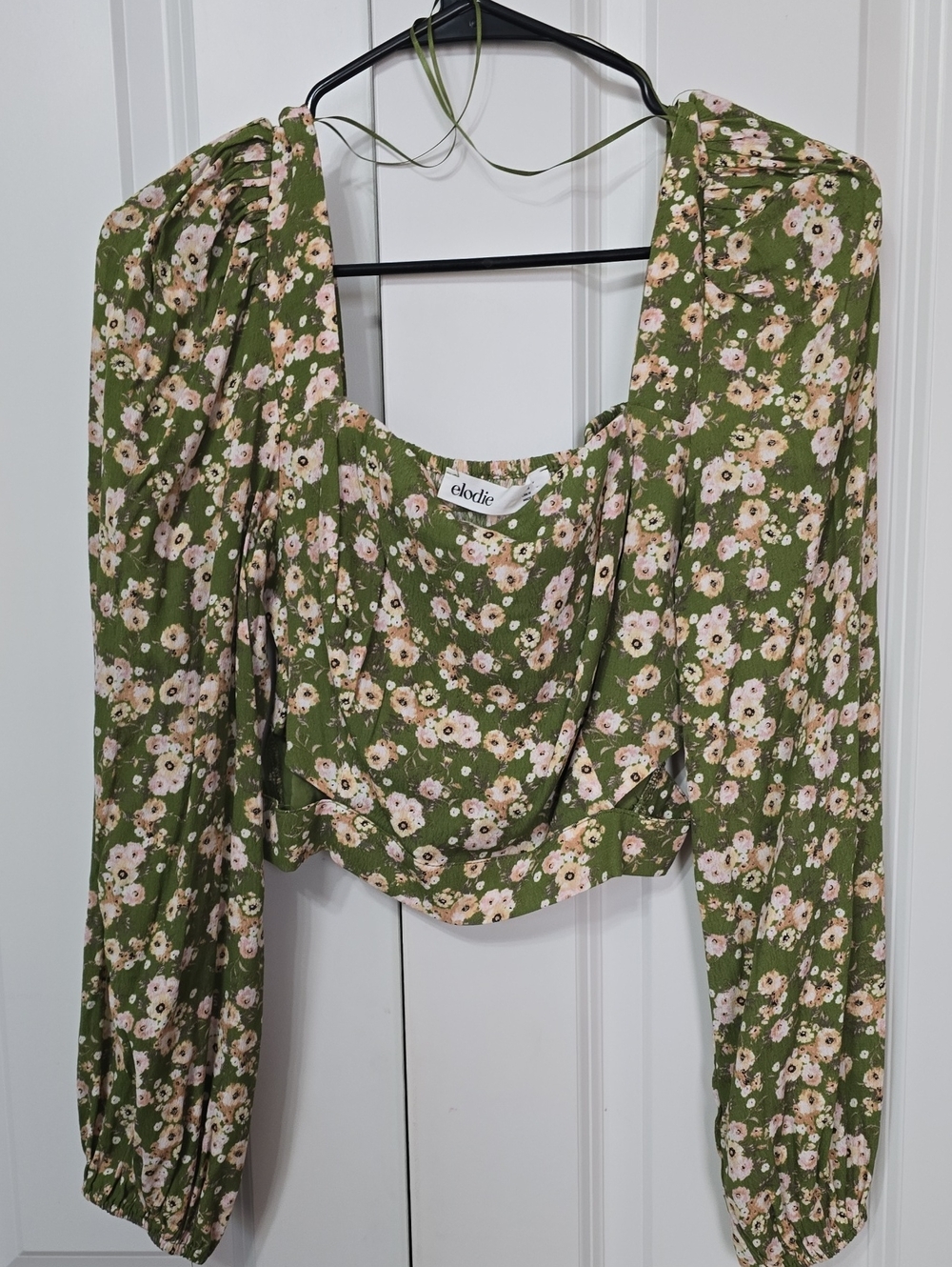 Elodie Olive Floral Puff-Sleeve Cropped Blouse